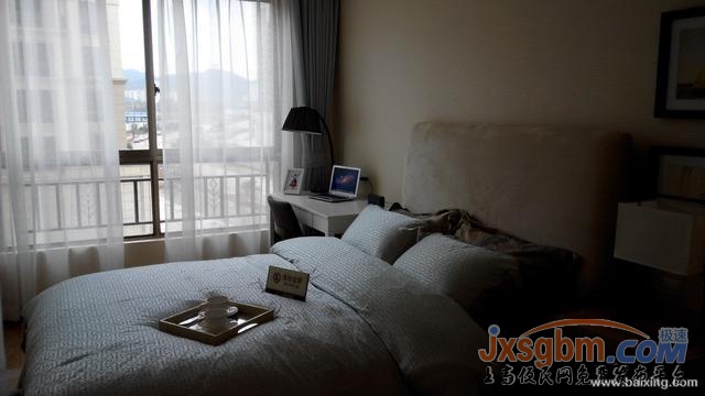 新城國際 3室2廳2衛 毛坯房