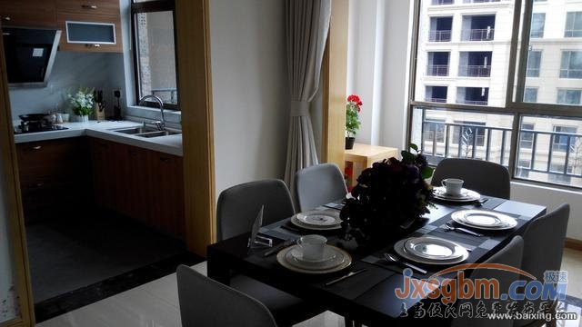 新城國際 3室2廳2衛 毛坯房