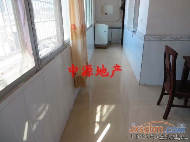 上高和平路4樓，家具家電全配很多是新的，有地下室！