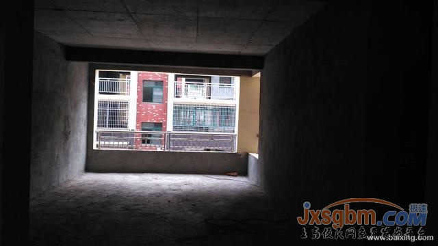 榮盛華府 3室2廳2衛 毛坯房