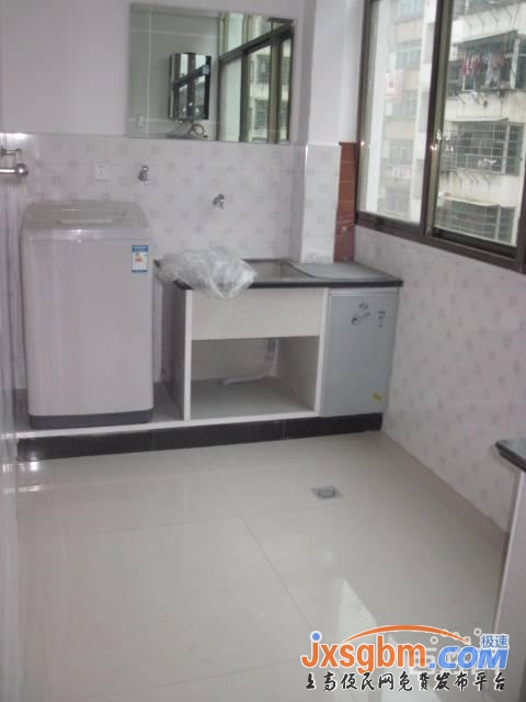 上高商城南路2樓四室家具家電全配(三空調三床好停車