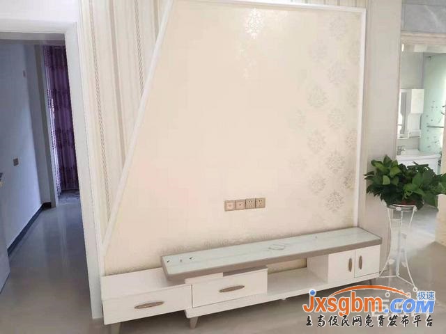 上高學園路三樓三房新裝修送新家具帶地下室三證讀書近可按揭