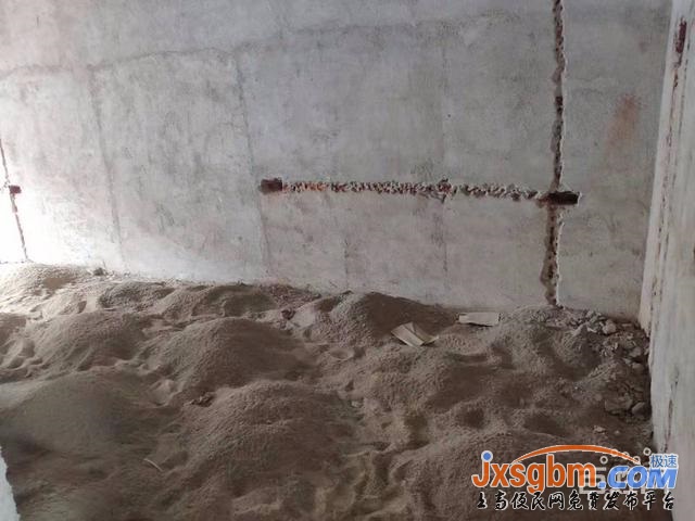 上高蘭家大道5樓毛坯三房兩衛地下室10平證件齊全可按揭