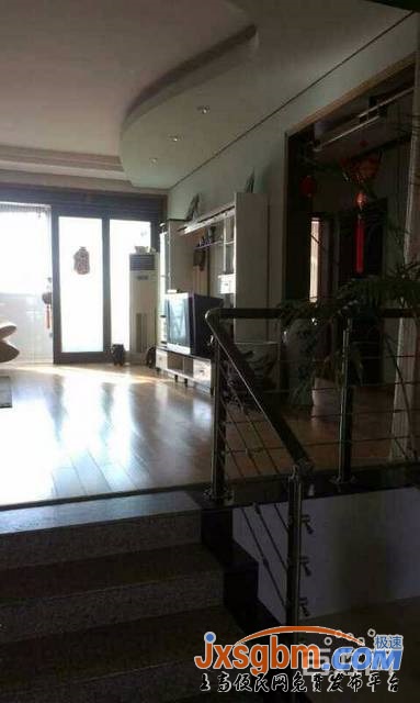 上高敖陽北路裝修大戶無暗間帶地下室證件全可按揭地段好