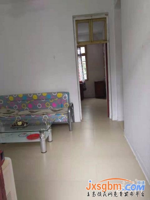 上高和平路2樓簡裝三房有證院內好停車33萬包過戶