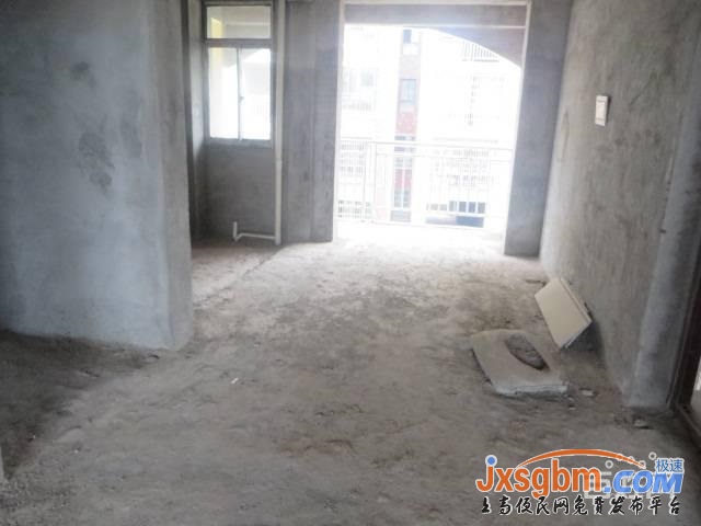 上高榮盛華府三樓毛坯三房帶車庫三證可按揭小區環境好