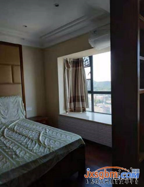 上高錦泰佳苑電梯房三室精裝40萬少住帶車位及地下室三證