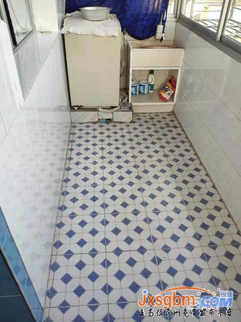 上高街心三房普裝邊間帶地下室三證包過戶有地下室按揭