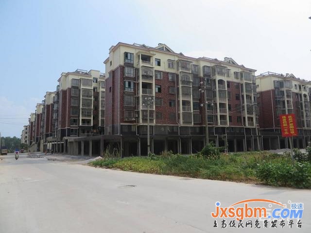 上高榮盛華府三樓毛坯三房帶車庫三證可按揭小區環境好