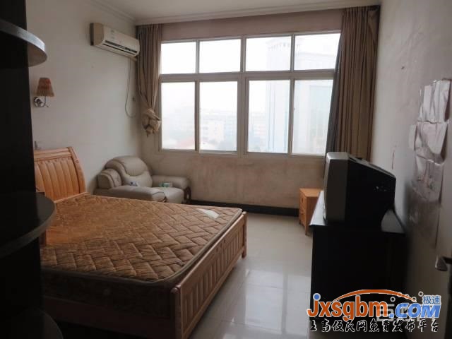 上高錦園小區三房家具家電全配可停車近新城區隨時看