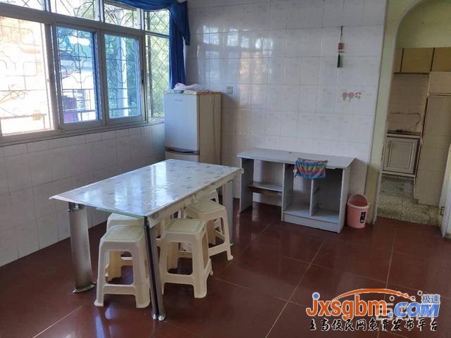 上高供電大院2樓普裝三房家私全配有地下室好停車安靜