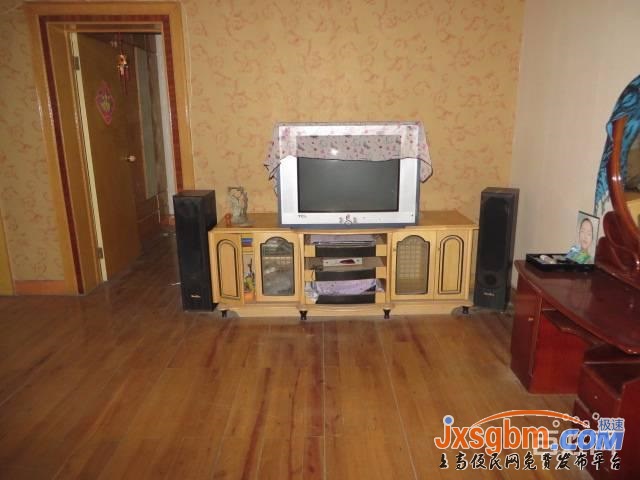 上高和平路5樓普裝三房家具家電全配好停車6千一年