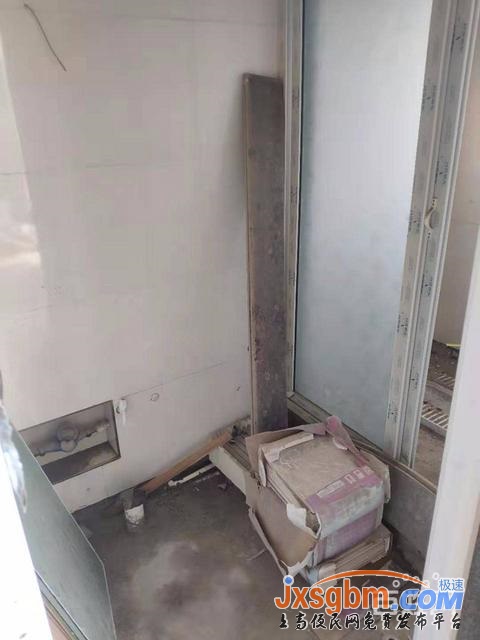 上高逸夫小學對面半裝修三房158平無證20萬讀書近