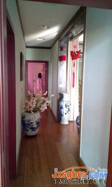 上高敖陽北路裝修大戶無暗間帶地下室證件全可按揭地段好