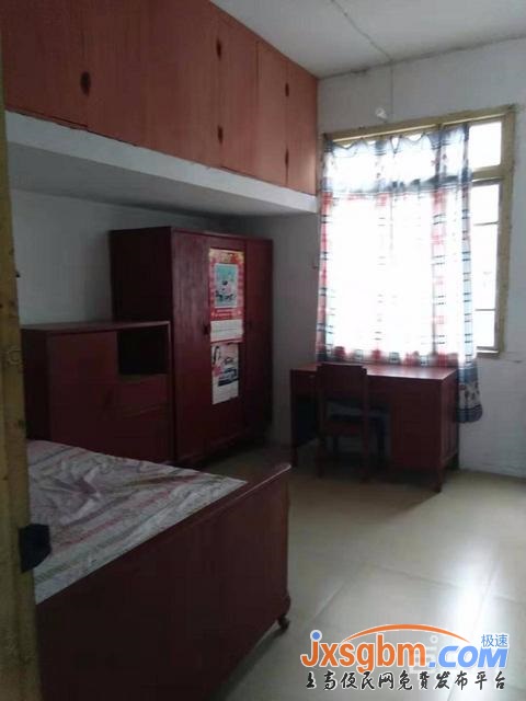 上高和平路2樓簡裝三房有證院內好停車33萬包過戶