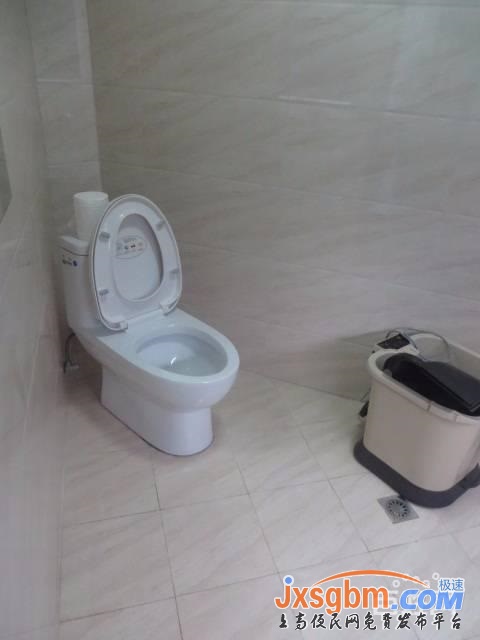 上高新城區四樓精裝修三樓家具家電全配兩空調讀書近