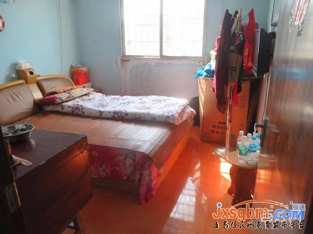 上高金色家園精裝修四房送家具家電帶車庫三證可按揭