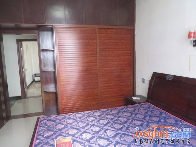 上高芙蓉佳苑2樓精裝三室送家私產權車庫32平讀書近