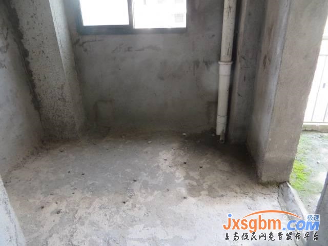 上高世紀豪庭好樓層毛坯三房帶車庫證件滿5年可按揭