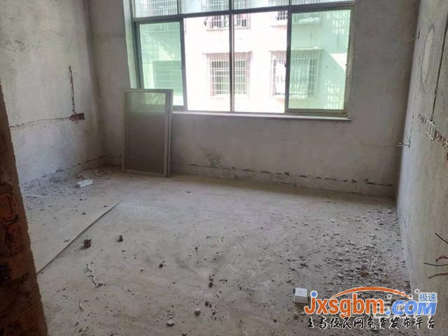 上高逸夫小學對面半裝修三房158平無證20萬讀書近