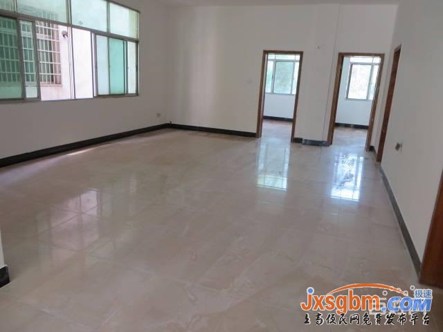 上高建設南路馬路邊二樓135平空房適合辦公