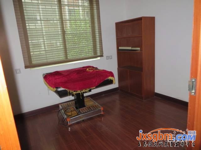 上高正陽小區二樓四房兩衛家具家電全配帶車庫地段好