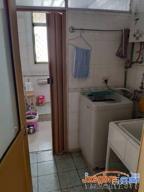 上高長途車站附近二樓三室配家具家電(兩空調三床)