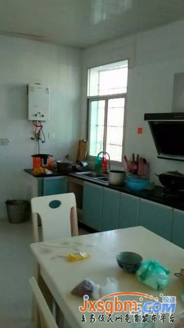 上高朗潤超市對面清爽裝修送家具家電有地下室四中對面