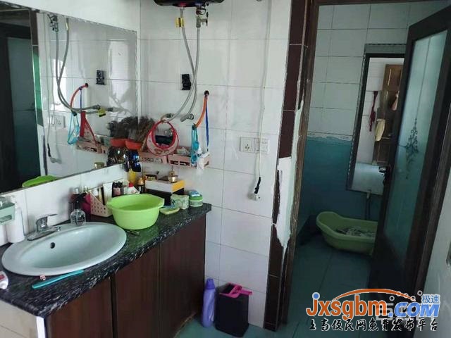 上高敖陽北路裝修三房無暗間地下室8平有證讀書近按揭