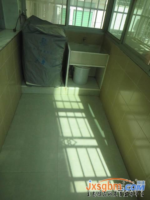 上高錦園小區三樓三房朝南無暗間產權車庫20證件全可按揭