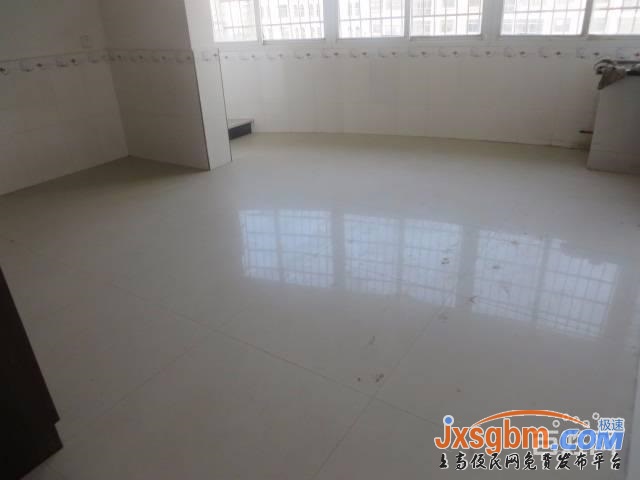 上高共大附近5樓普裝三房證件全可按揭近鏡山小學