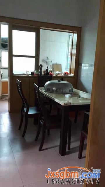 上高錦江大道三樓三室邊間普裝地下室10平三證可按揭