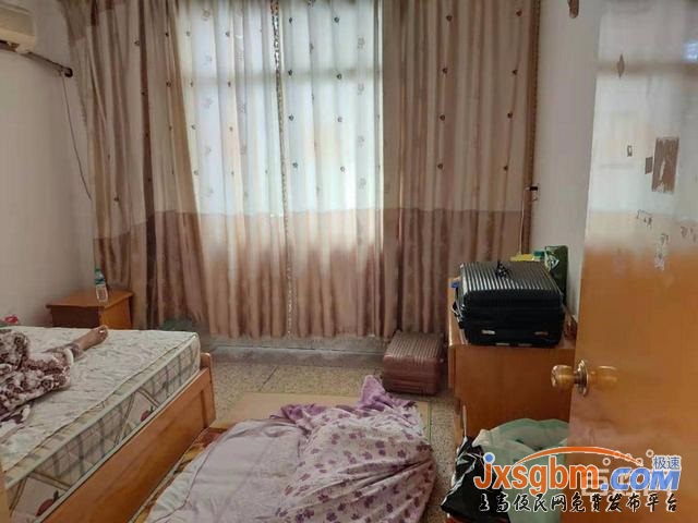 上高長途車站附近二樓三室配家具家電(兩空調三床)