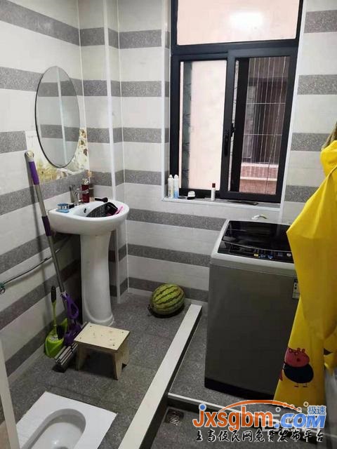 上高金領國際精裝22萬花園七十平證件已出地下室十平