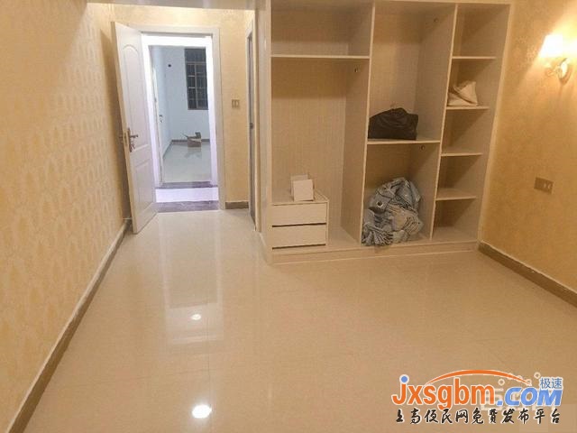 上高大公館旁新裝修未入住三房兩衛帶兩個地面車庫