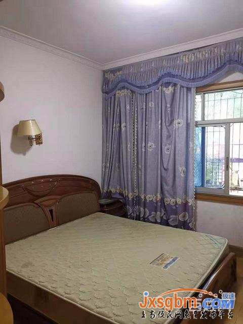 上高交通路院內二樓三室普裝家具家電全配用天燃氣好停車