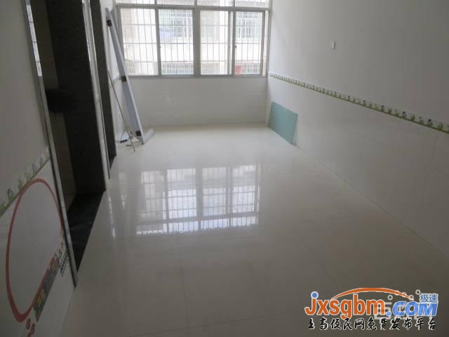 上高蘭家大道5樓清爽裝修三室車庫19平三證可按揭讀書近