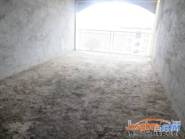 上高榮盛華府三樓毛坯三房帶車庫三證可按揭小區環境好