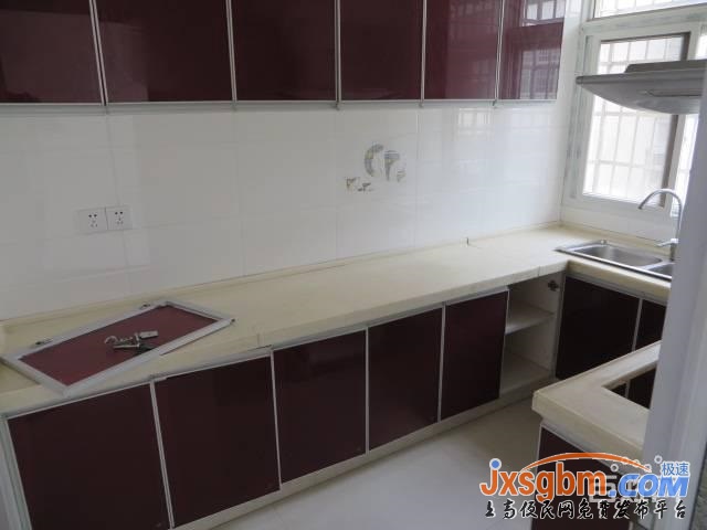 上高蘭家大道5樓清爽裝修三室車庫19平三證可按揭讀書近