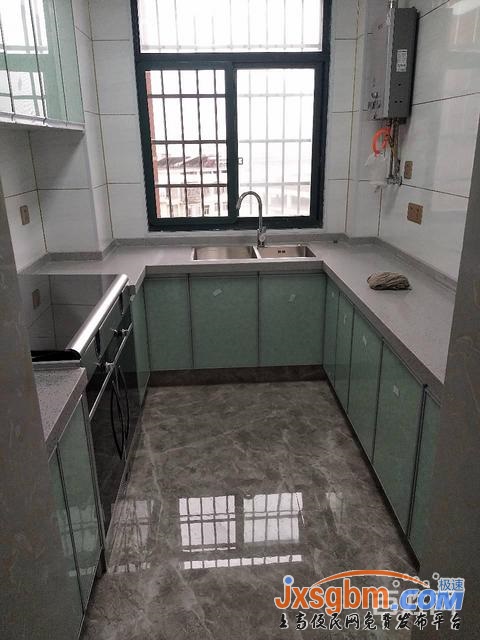 上高新城區電梯房精裝兩室全配兩空調兩床帶車庫首次租