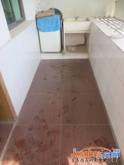 上高四中附近普裝三房邊間地下室6平三證商品房可按揭