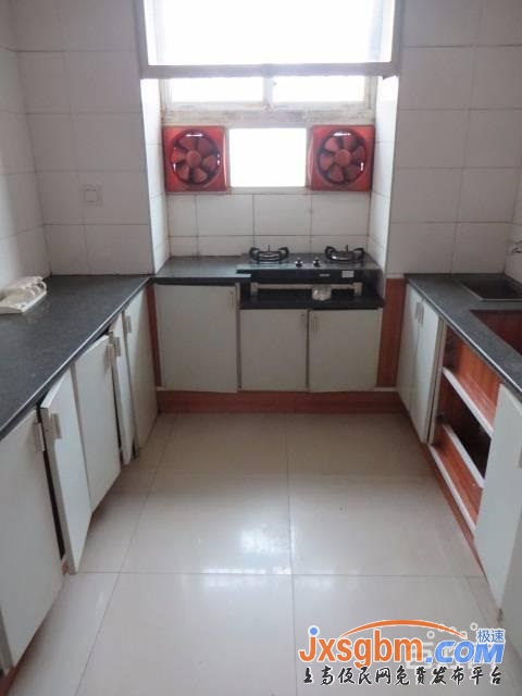 上高錦園小區三房家具家電全配可停車近新城區隨時看