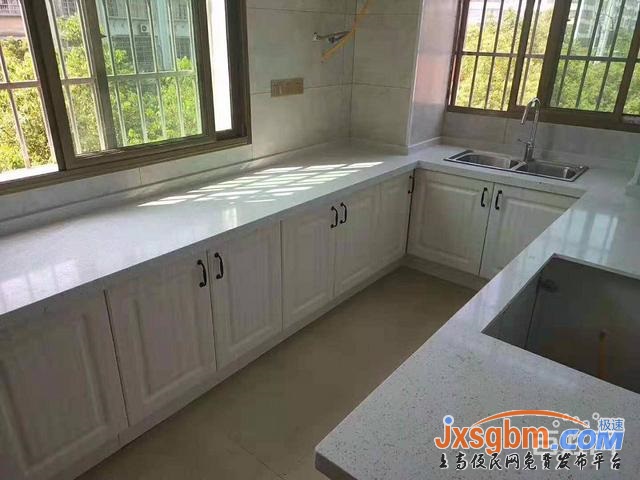 上高學園路三樓三房新裝修送新家具帶地下室三證讀書近可按揭