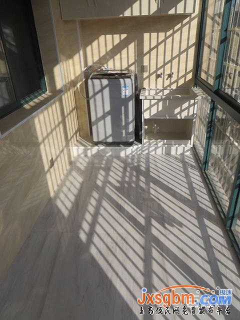 上高新城小區電梯三房精裝家私全配(四空調三床)