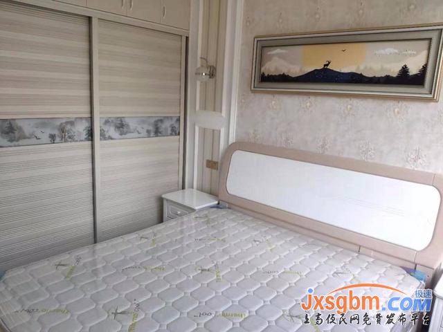 上高學園路三樓三房新裝修送新家具帶地下室三證讀書近可按揭