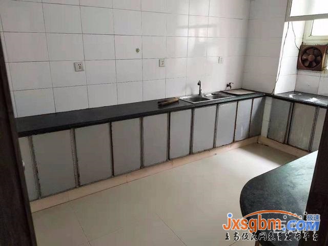 上高蘭家大道第一排3樓大戶有空調床等適合商住急租