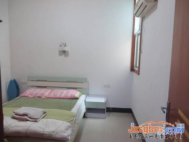 上高步行街4樓清爽裝修三房帶地下室送家私三證可按揭