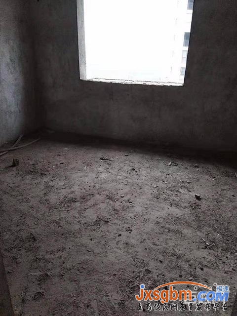 上高新城區萬家毛坯三房帶車庫18萬地段好陽光充足