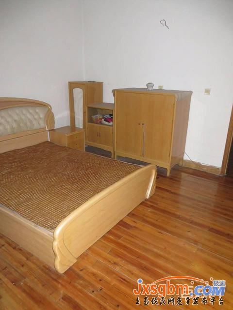 上高建設北路二樓大三室兩衛無暗間證件全包過戶可按揭