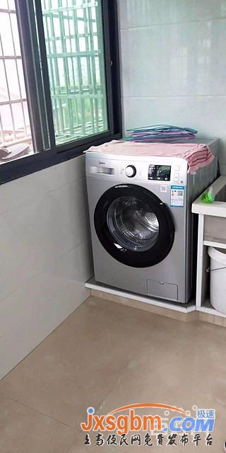 上高三中附近4樓三房精裝僅住一年地下室5平送家私用燃氣